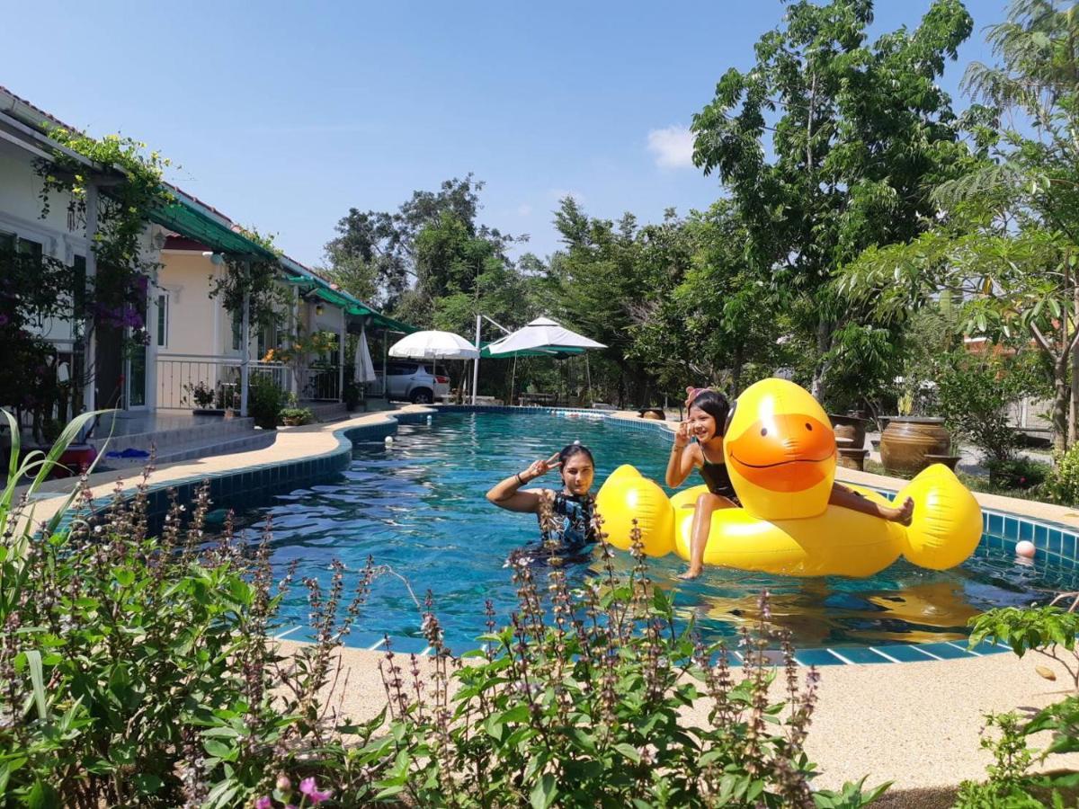 Sky And Water Resort Cha-Am Buitenkant foto