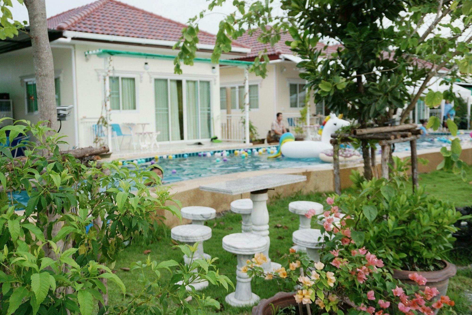 Sky And Water Resort Cha-Am Buitenkant foto
